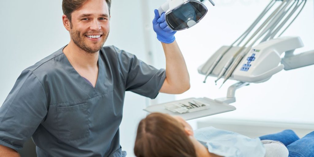 Quels sont les avantages des visites régulières chez le dentiste ?