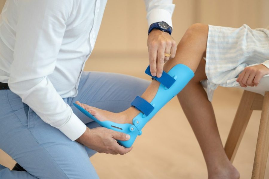 Bioness L300 Go vs Cionic Neural Sleeve pour le foot drop